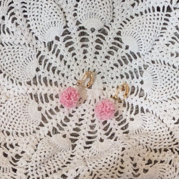 Vintage Pink Celluloid Flower Earrings with Clip-On Back - Picture 3 of 4
